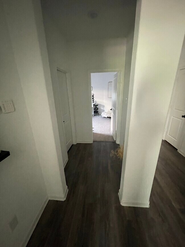 Building Photo - 16152 Dockside St