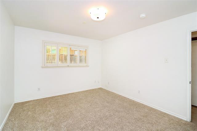 Building Photo - 7610 Meadow Oaks Dr