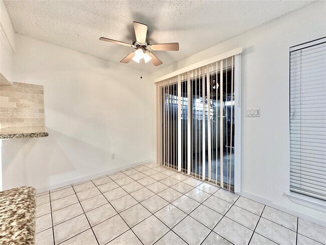 Building Photo - 6115 Briar Terrace Dr