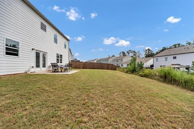 Building Photo - 167 Fernbrook Trl