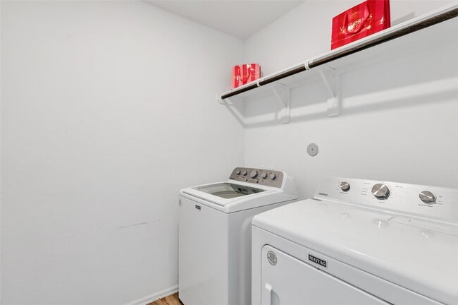 Building Photo - 6220 Arcadia Sound Ln