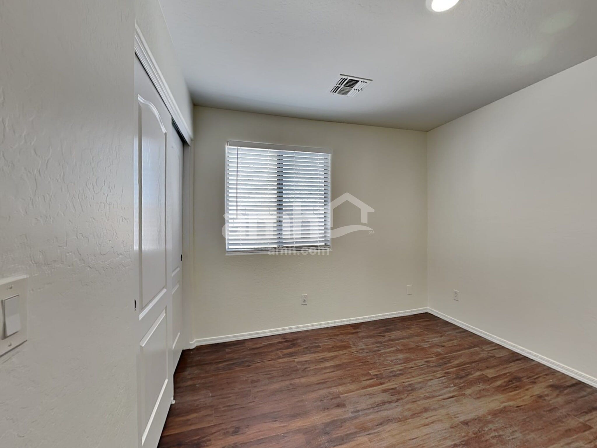 Building Photo - 11409 W Davis Ln