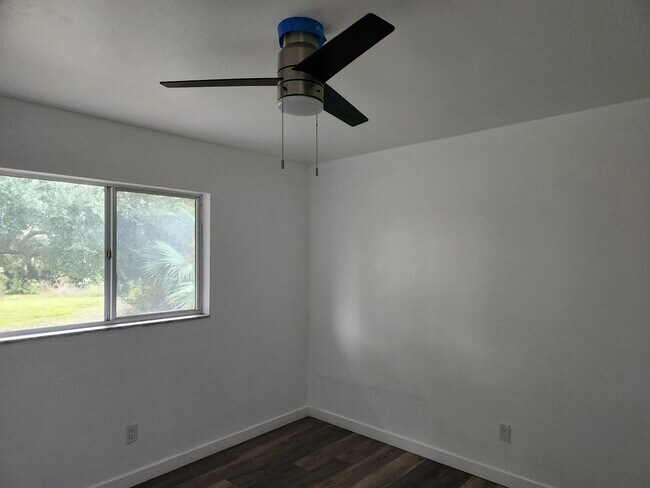 Building Photo - 6143 Hester Ave