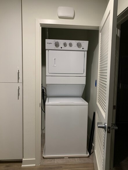 Building Photo - 2222 Nolita