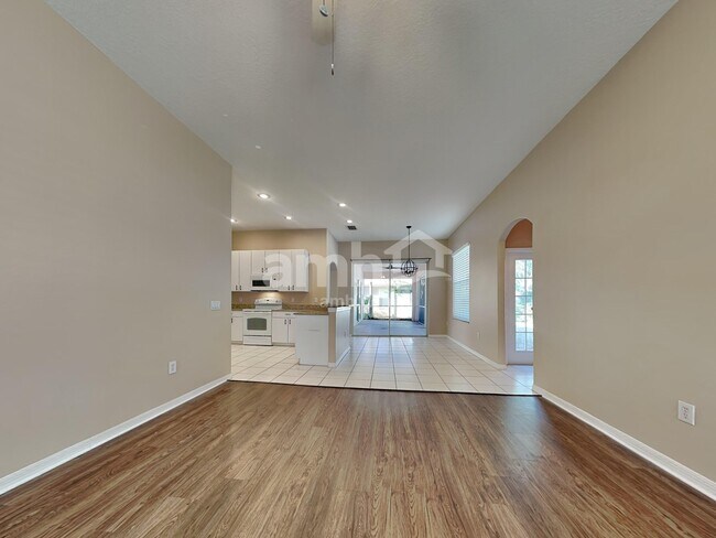 Building Photo - 4004 Water Park Ct