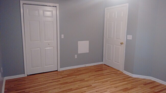 New Bedroom Closet Fresh Paint - 600 Audubon Lake Dr