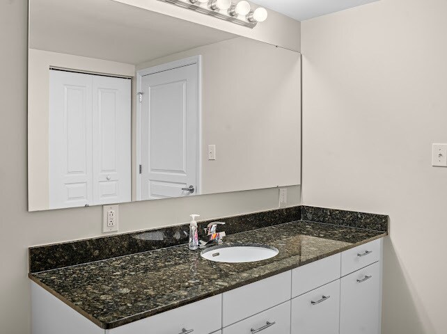 Building Photo - 300 S Duval St