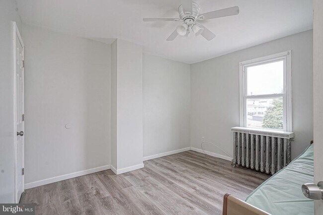 Building Photo - 30 S Railroad Ave