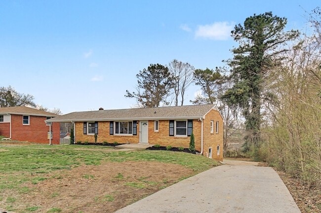 Building Photo - 534 Rosewood Dr