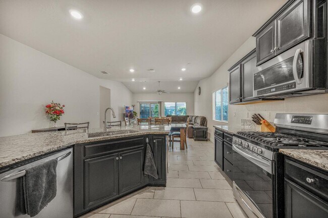 Building Photo - Newly Built Lennar Home in Northwest Fresno
