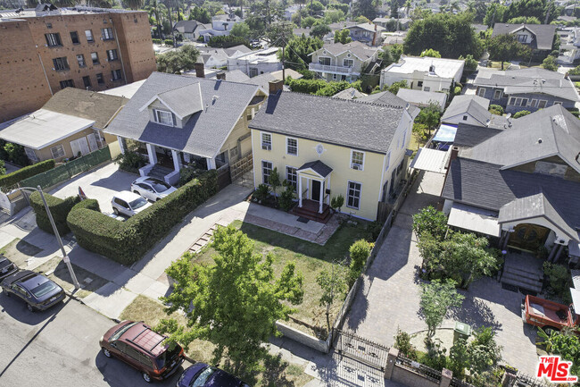 Building Photo - 1041 S Manhattan Pl