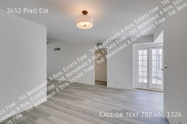 Building Photo - 3452 Pino Cir