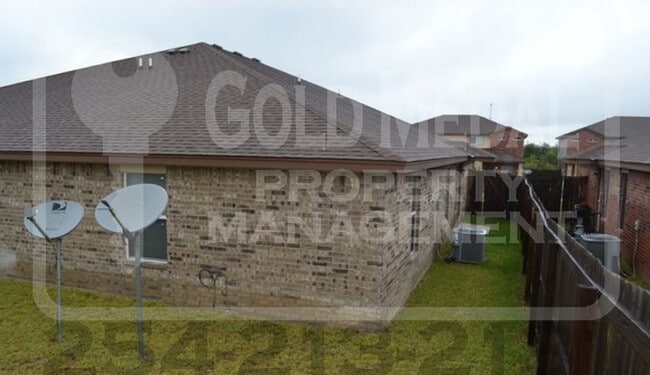 Building Photo - 1110 Grace Point Dr