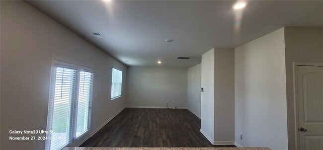 Building Photo - 8236 Bluewater Dr
