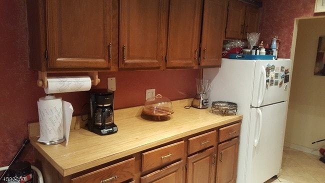 Building Photo - 448 River Rd