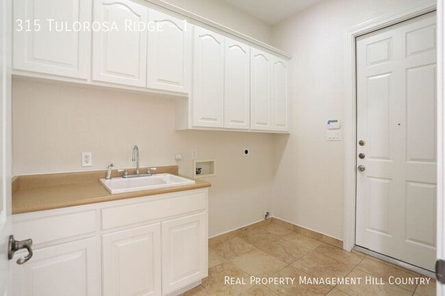 Building Photo - 315 Tulorosa Ridge