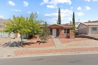 Building Photo - 304 Carnival Dr