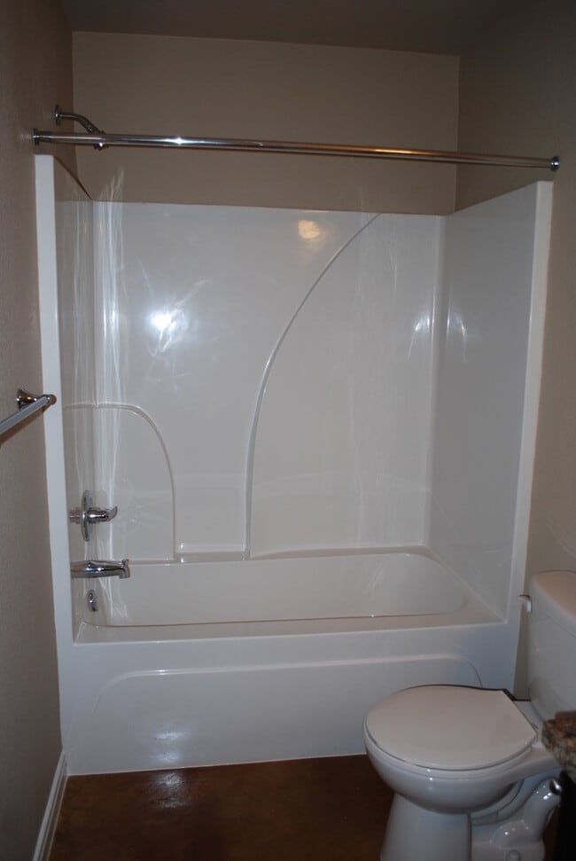 Building Photo - 1512 Dakota Ter