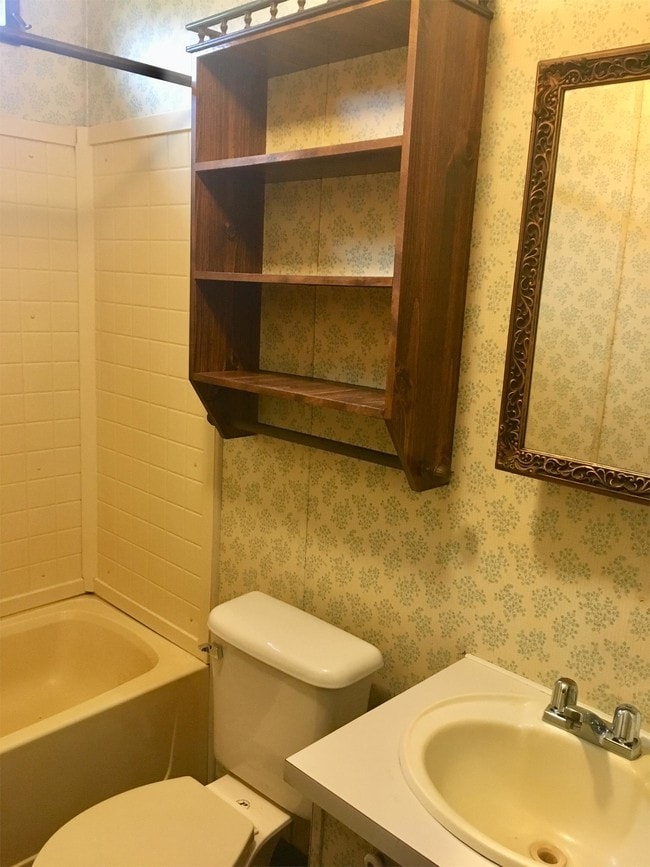 Building Photo - 807 Edgemont Ave