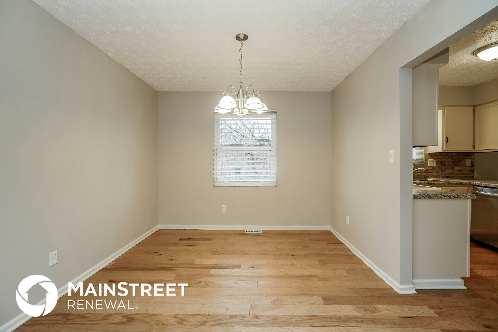 Building Photo - 2695 Kenview Rd S