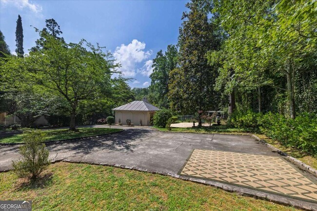 Building Photo - 2538 Parkside Dr NE