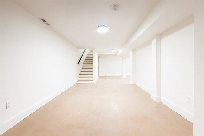 Building Photo - 649 Old Drake Temperance Rd