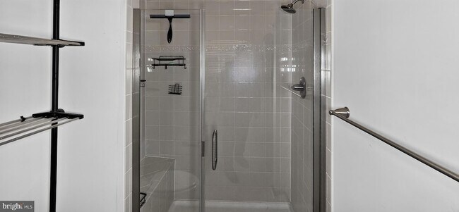 Building Photo - 5363 S Center Dr