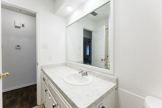 Building Photo - 4813 73rd St