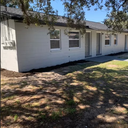 Primary Photo - Martin Street Triplex