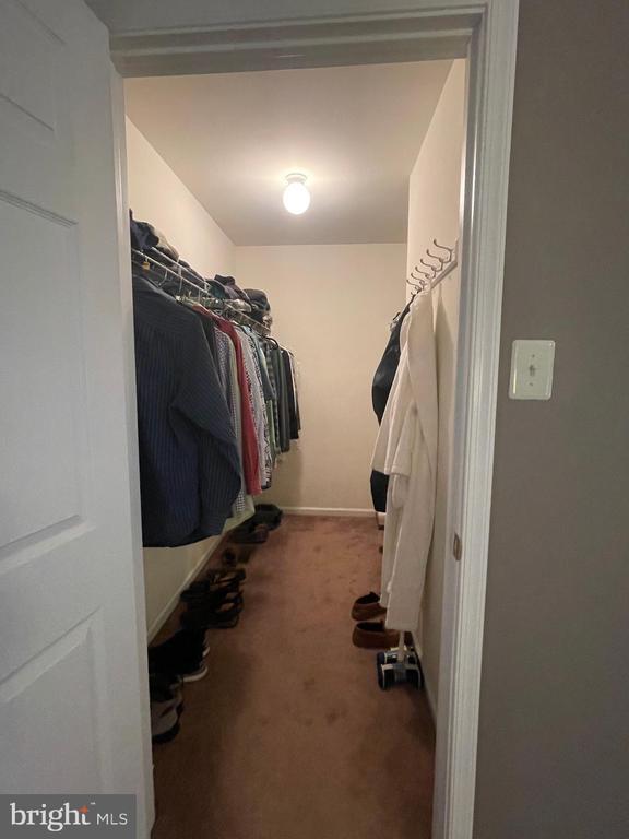 Building Photo - 821 Hinchley Run