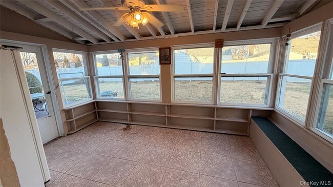 Building Photo - 185 Weir St