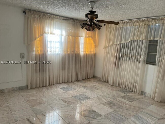 Building Photo - 1333 E Hallandale Beach Blvd