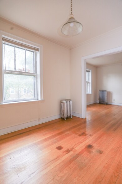 Building Photo - 4909 N Glenwood Ave