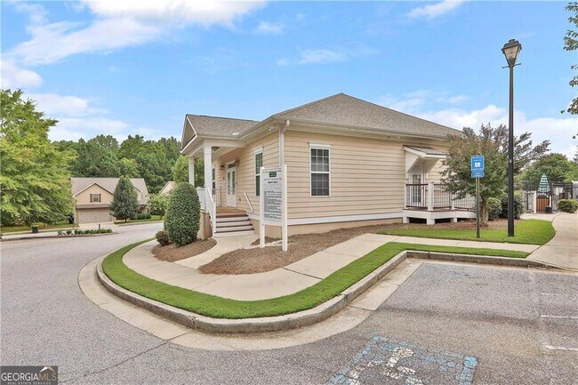 Building Photo - 195 Village Park Dr
