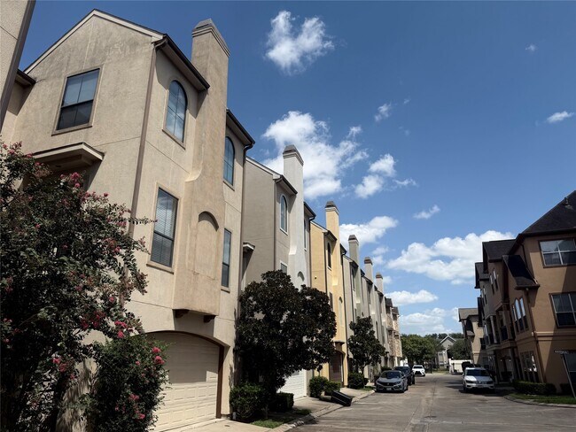 Building Photo - 3030 Orchard Ct