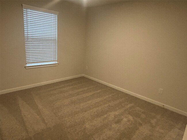 Building Photo - 32935 Turning Springs Dr