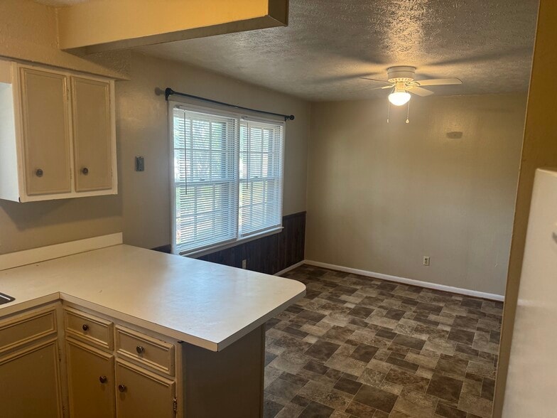 Building Photo - 6201 McDougal Dr