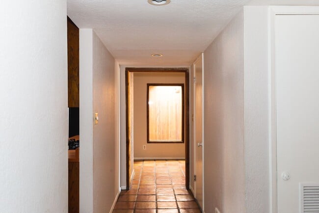 Building Photo - Scottsdale Rental Listing