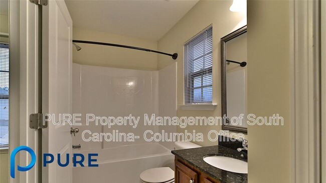 Building Photo - 995 Yarrow Ln