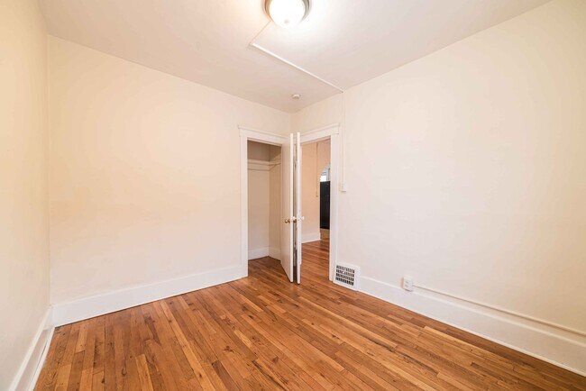 Building Photo - 3426/3428 Evaline - FDR - T