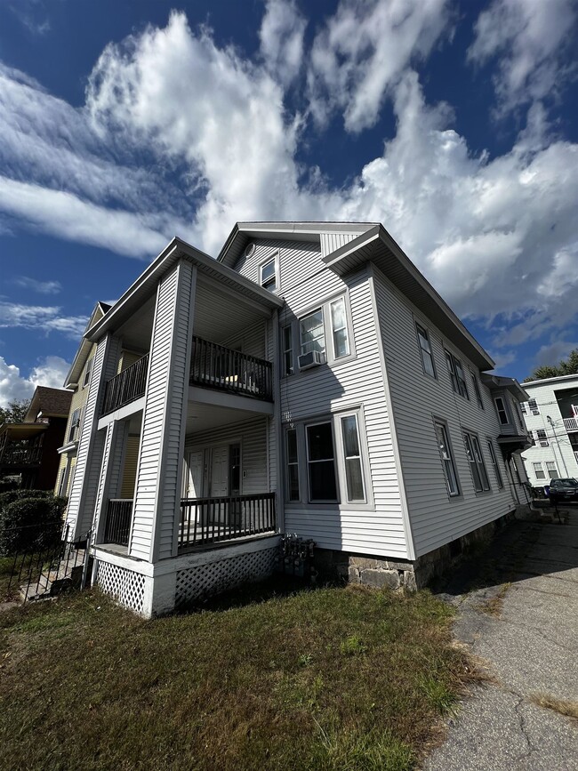 Building Photo - 28 Brook St