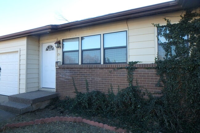 Building Photo - 1616 Currie Ln