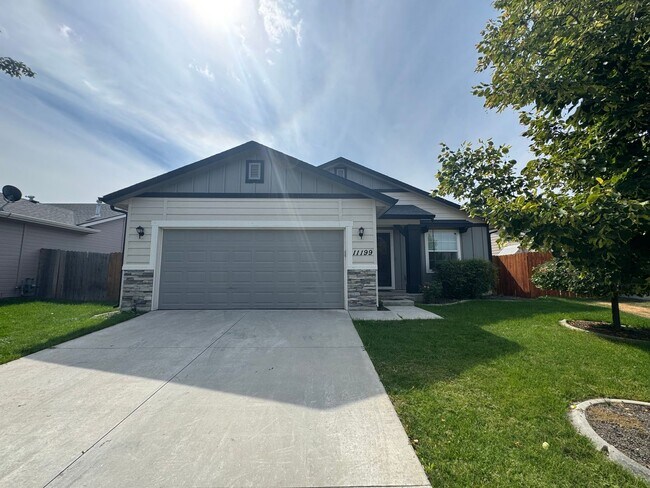 Building Photo - Single level floorplan in desirable Boise neighborhood