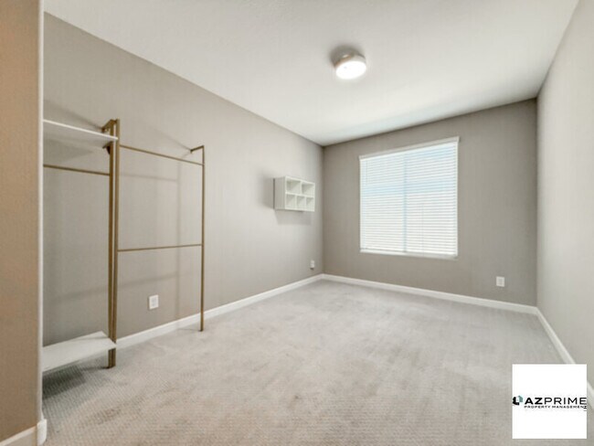 Building Photo - Exceptional 3/2.5 Laveen House - Spacious ...