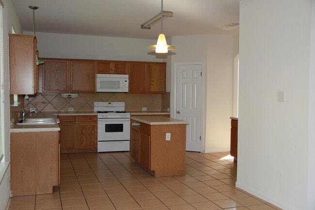 Building Photo - NORTH -   Harris Ridge SBDV