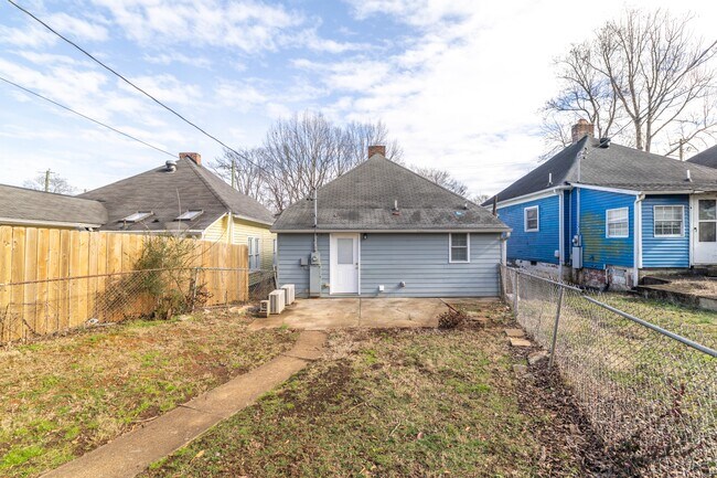 Building Photo - 1443 N 4th Ave