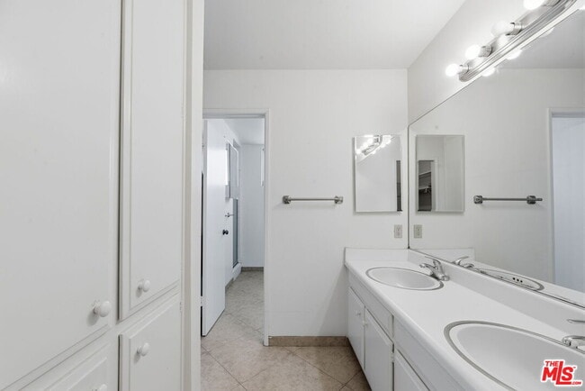 Building Photo - 28370 Rey De Copas Ln