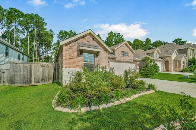 Building Photo - 221 Woods Rose Ct