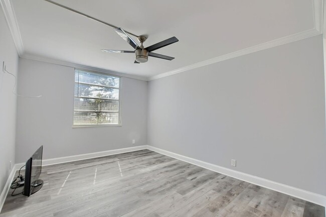 Building Photo - 17 Willowbrook Ln