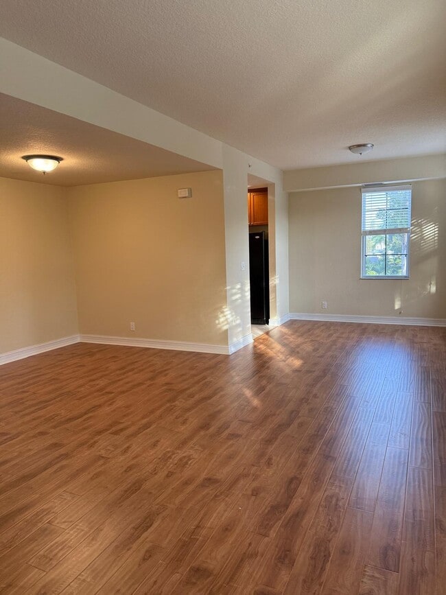 Building Photo - 603 N St